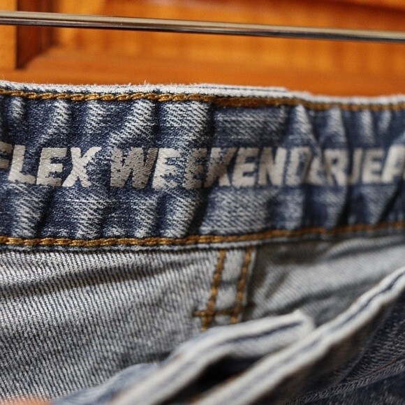 Duluth Trading Company Flex Weekender Relaxed Fit Denim Jean's 42 x 30 - Picture 8 of 12